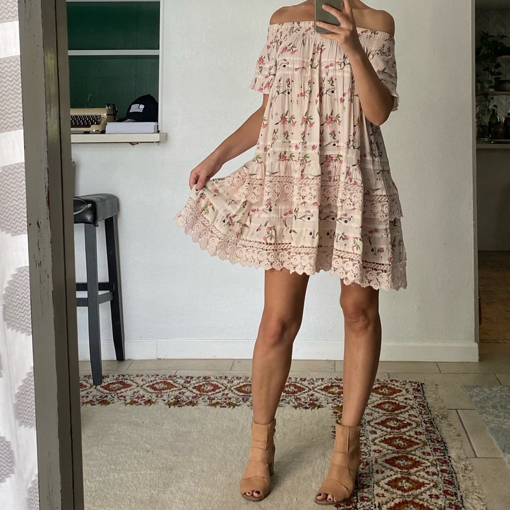 1ST SIGHT babydoll dress with ruffles bordered with lace, Sz S